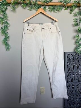 Lee Women's Off-White Straight Leg Jeans